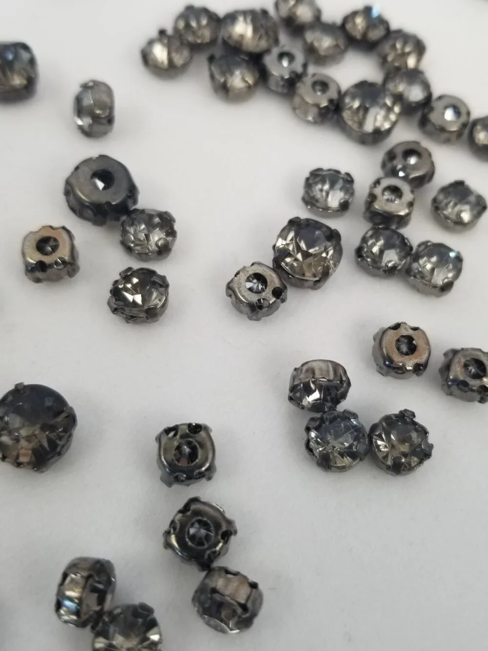 Sew on Crystal Rhinestones Gunmetal Black Diamond 4-Prong 68 Pieces 2 Sizes